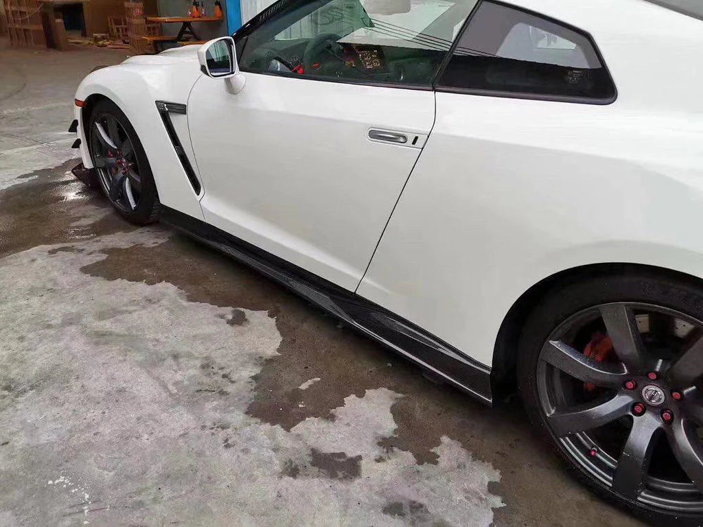 R35 GTR TS Style Carbon Fibre Side Skirts
