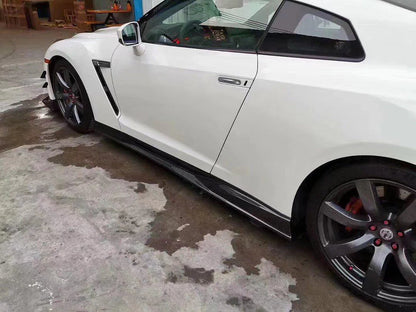 R35 GTR TS Style Carbon Fibre Side Skirts