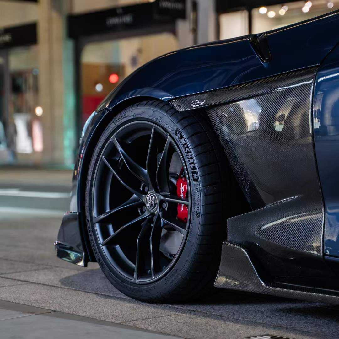 A90 Toyota Supra MKIV Carbon Fibre Front Fender & Front Lip Package
