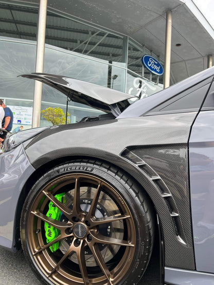 Ford Focus ST/RS 2016+ Carbon Fibre Vented Fenders
