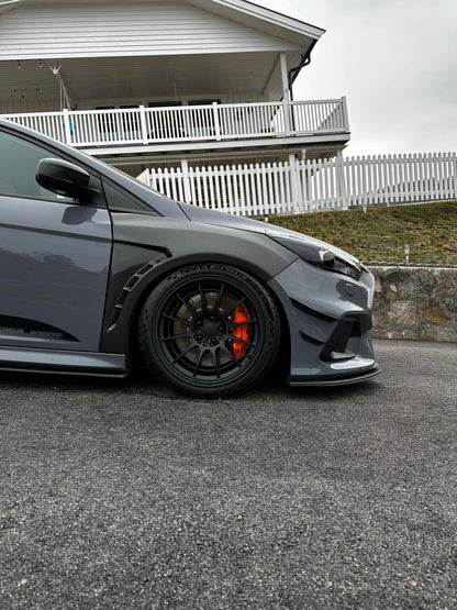 Ford Focus ST/RS 2016+ Carbon Fibre Vented Fenders