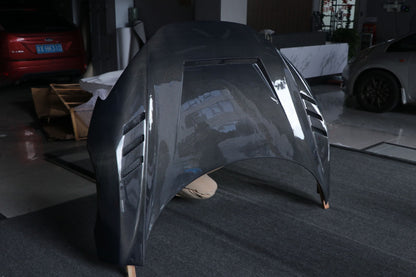 Audi R8. V10+ Full Carbon Fibre Competition Bonnet / Hood